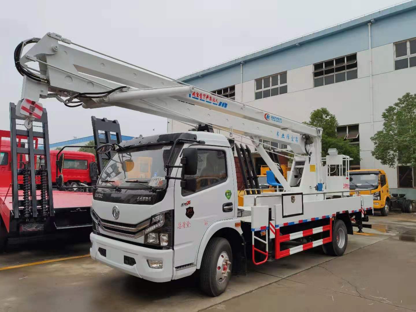 東風(fēng)高空作業(yè)車報(bào)價(jià).jpg